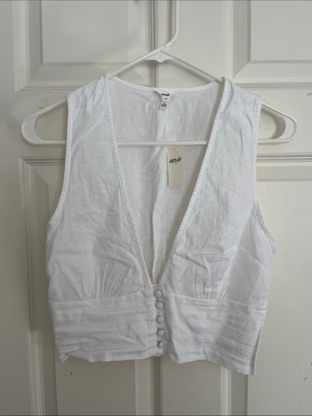Aerie Button-Front Sleeveless V-Neck Crop Top